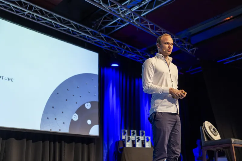 Marco Eichberger von Nepsos auf der Gründerbühne