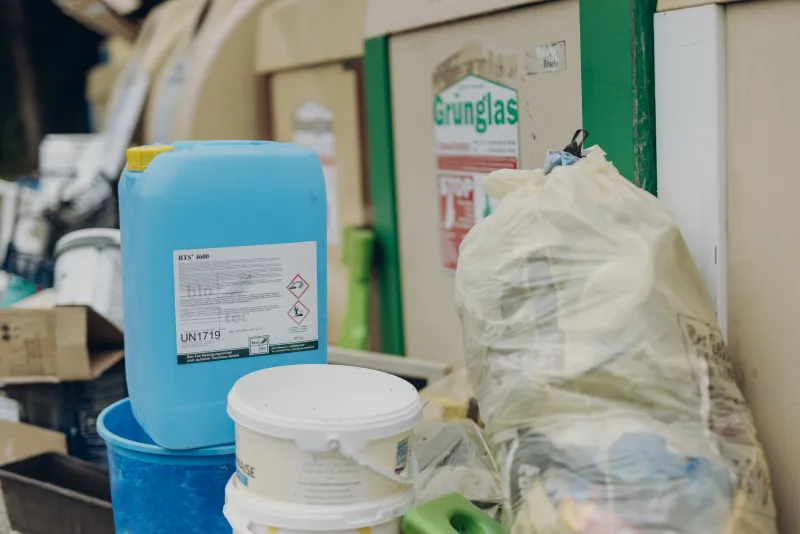 Unsachgemäße Entsorgung von Sperrmüll an Wertstoffinseln/Containern