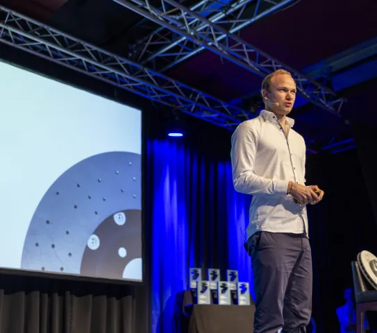 Marco Eichberger von Nepsos auf der Gründerbühne