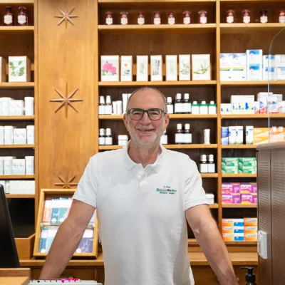 Dietmar Wolz in der Bahnhofsapotheke